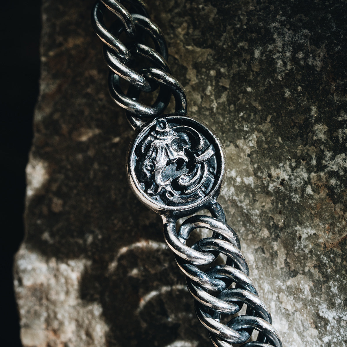 Dragon Tooth with Full Chain